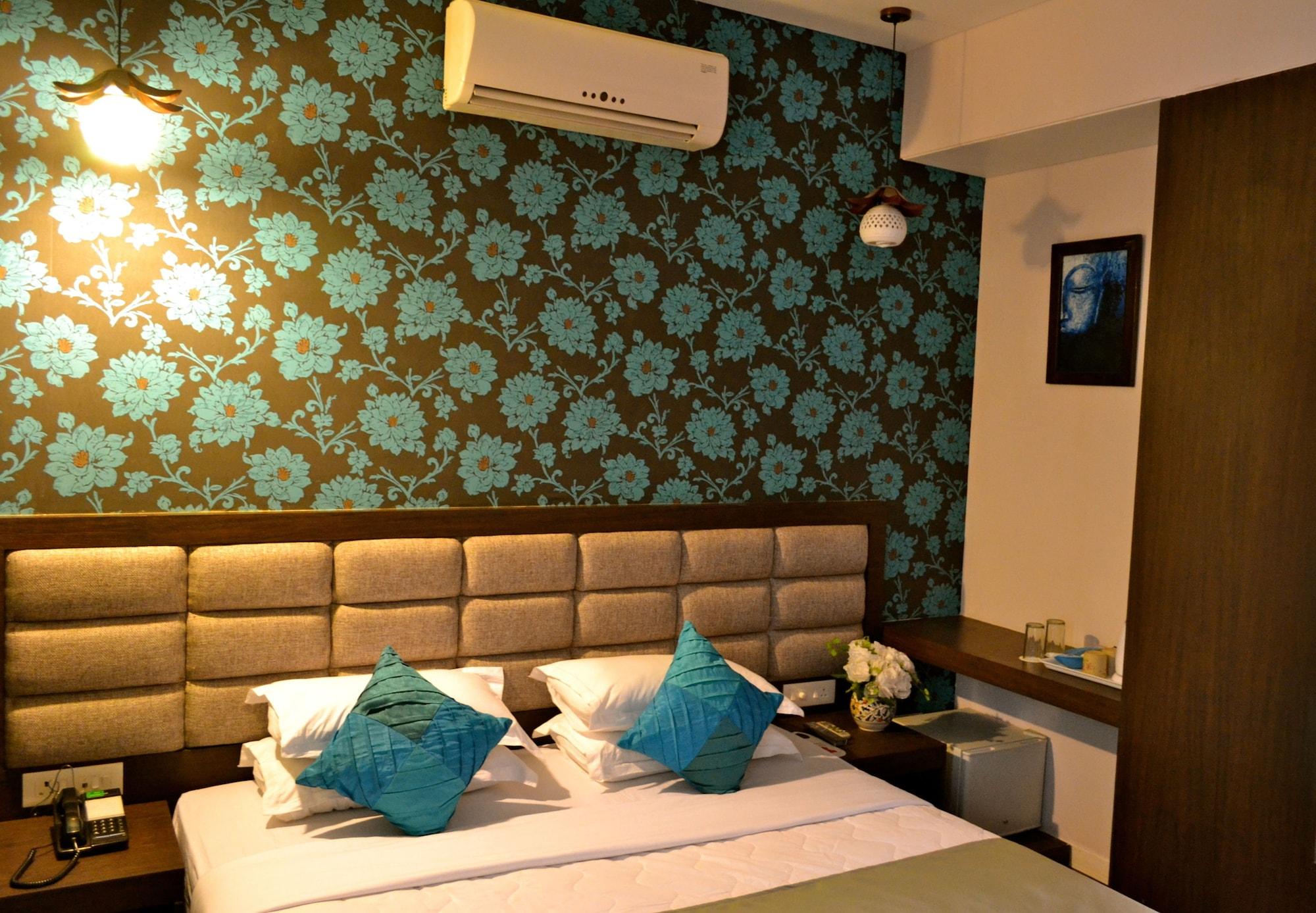 Buddha Hotel 3*